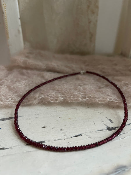 ‚Garnet’ faceted stone necklace