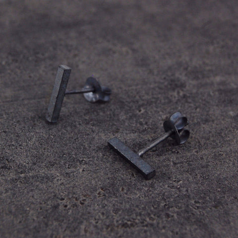 small bar earstuds | 925 silver oxidized