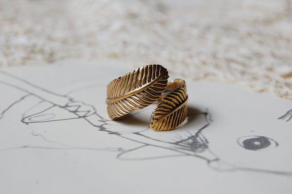 'feather' ring | bronze