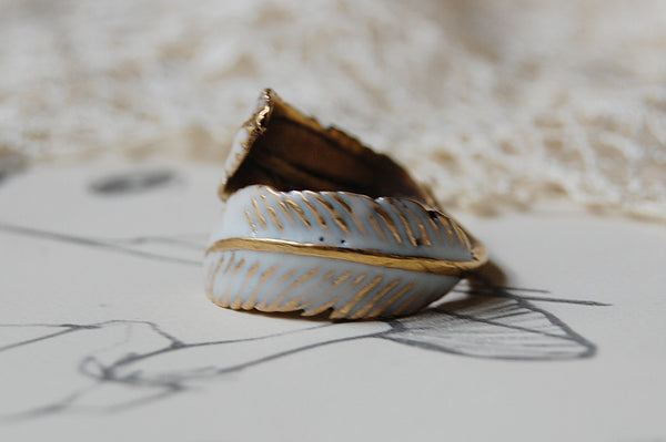 'feather' white ring | bronze