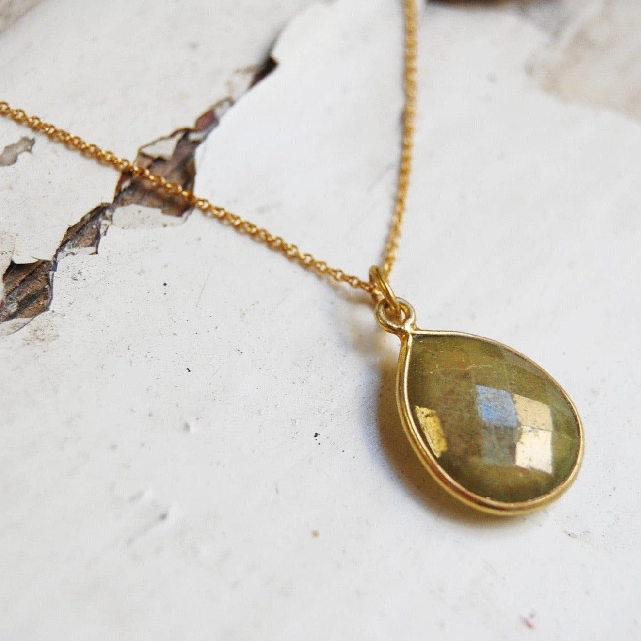 labradorite | stone pendant necklace | 24k gold-plated
