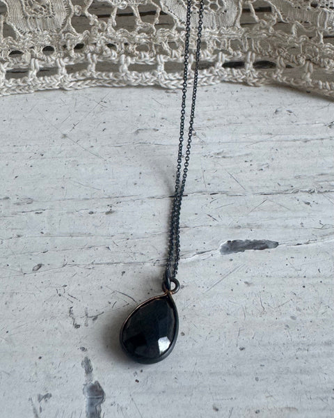 sapphire | stone necklace / oxidase