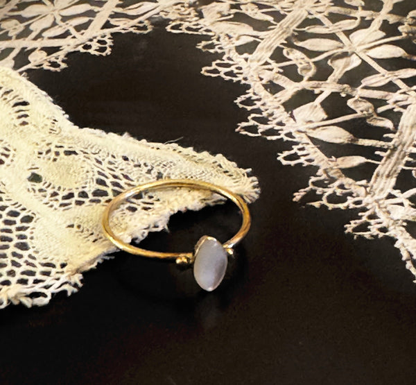 ‚Lisa ‚ mother of pearl ring| 24 k goldplated