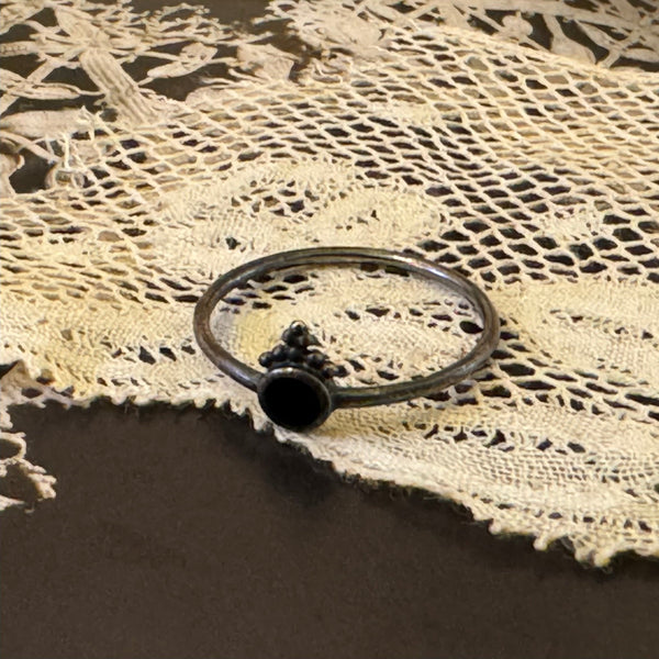 ‚Mini Zora‘ ring Onyx / 925 silver oxidazed