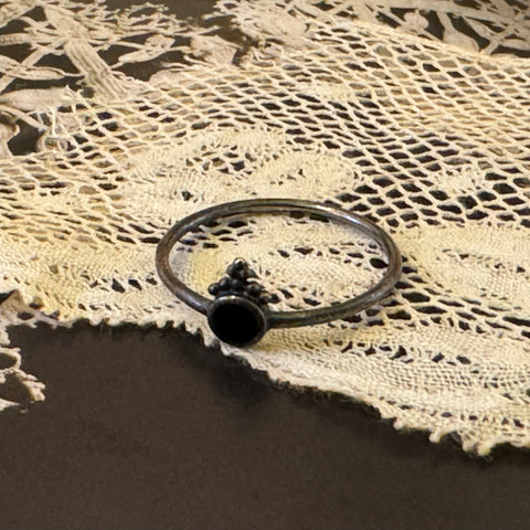 ‚Mini Zora‘ ring Onyx / 925 silver oxidazed