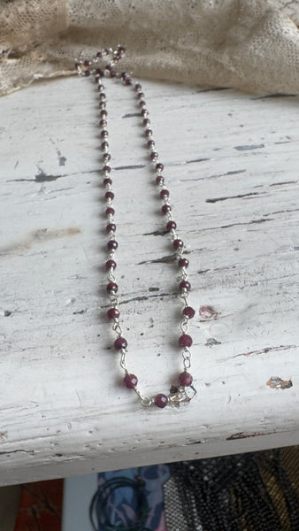 ‘Garnet’ rosary chain | 925 silver