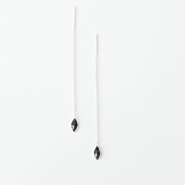 ‘Indra‘ chain drop earring / Onyx