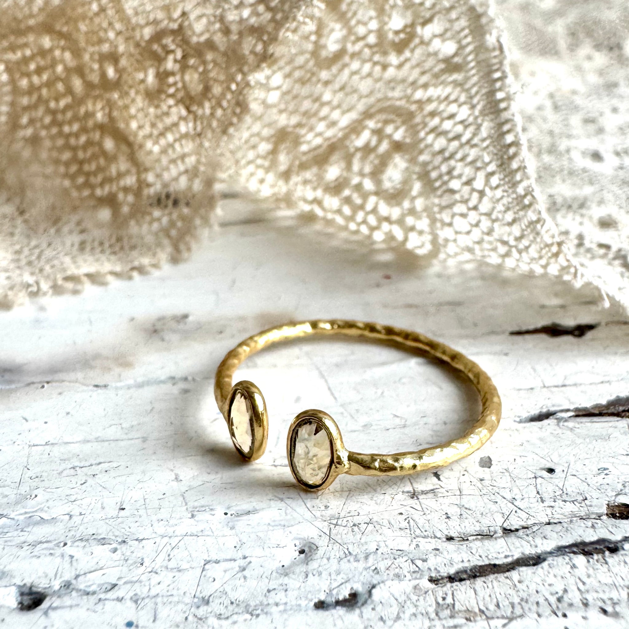 ‘lua’ double ring / Citrine