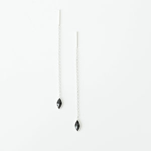 ‘Indra‘ chain drop earring / Onyx