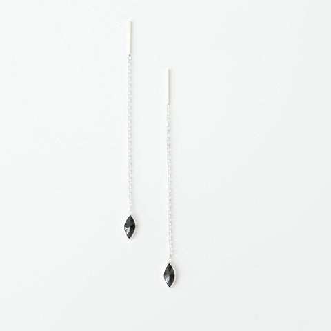 ‘Indra‘ chain drop earring / Onyx