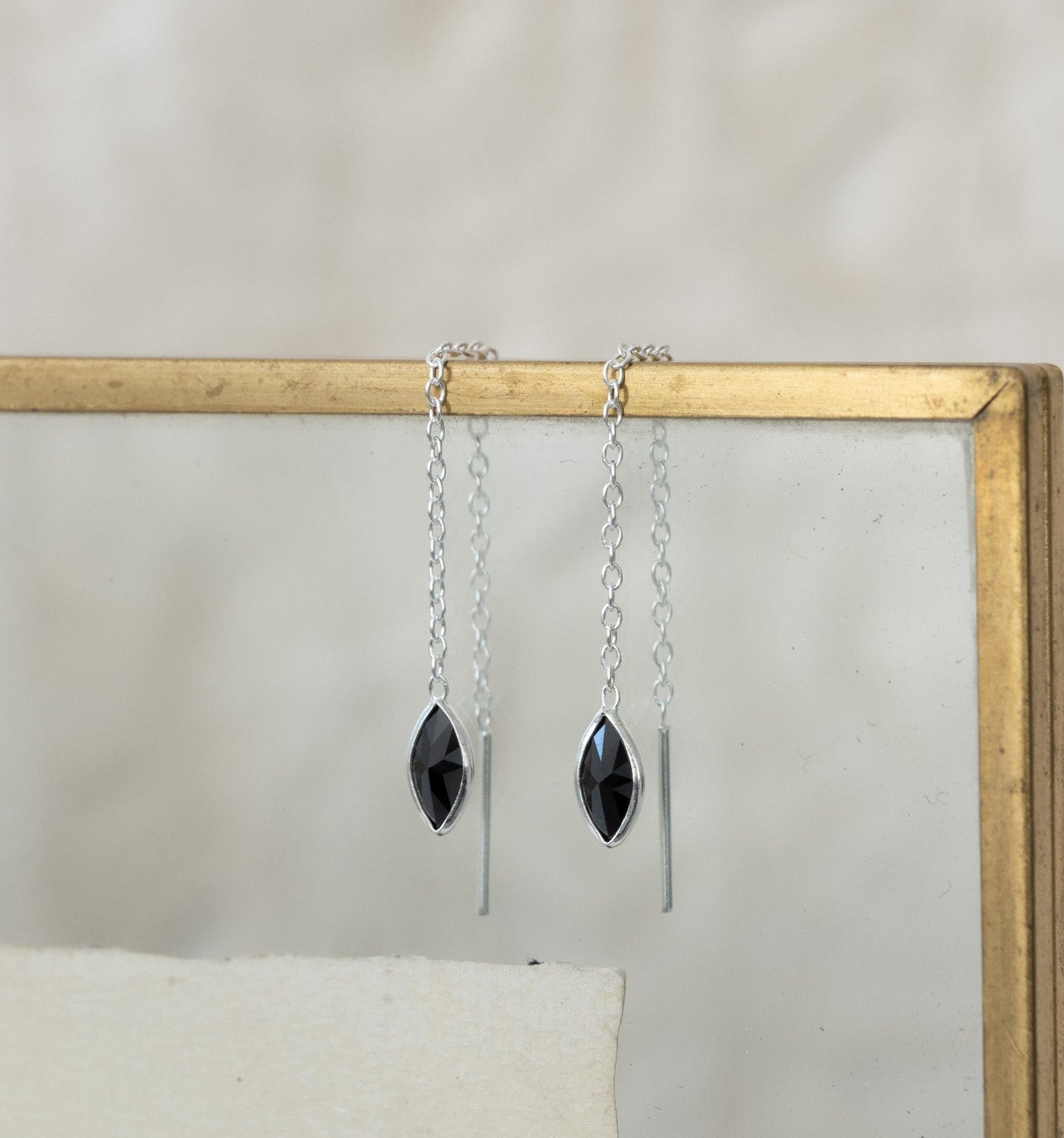 ‚Indra‘ chain drop earring / Onyx