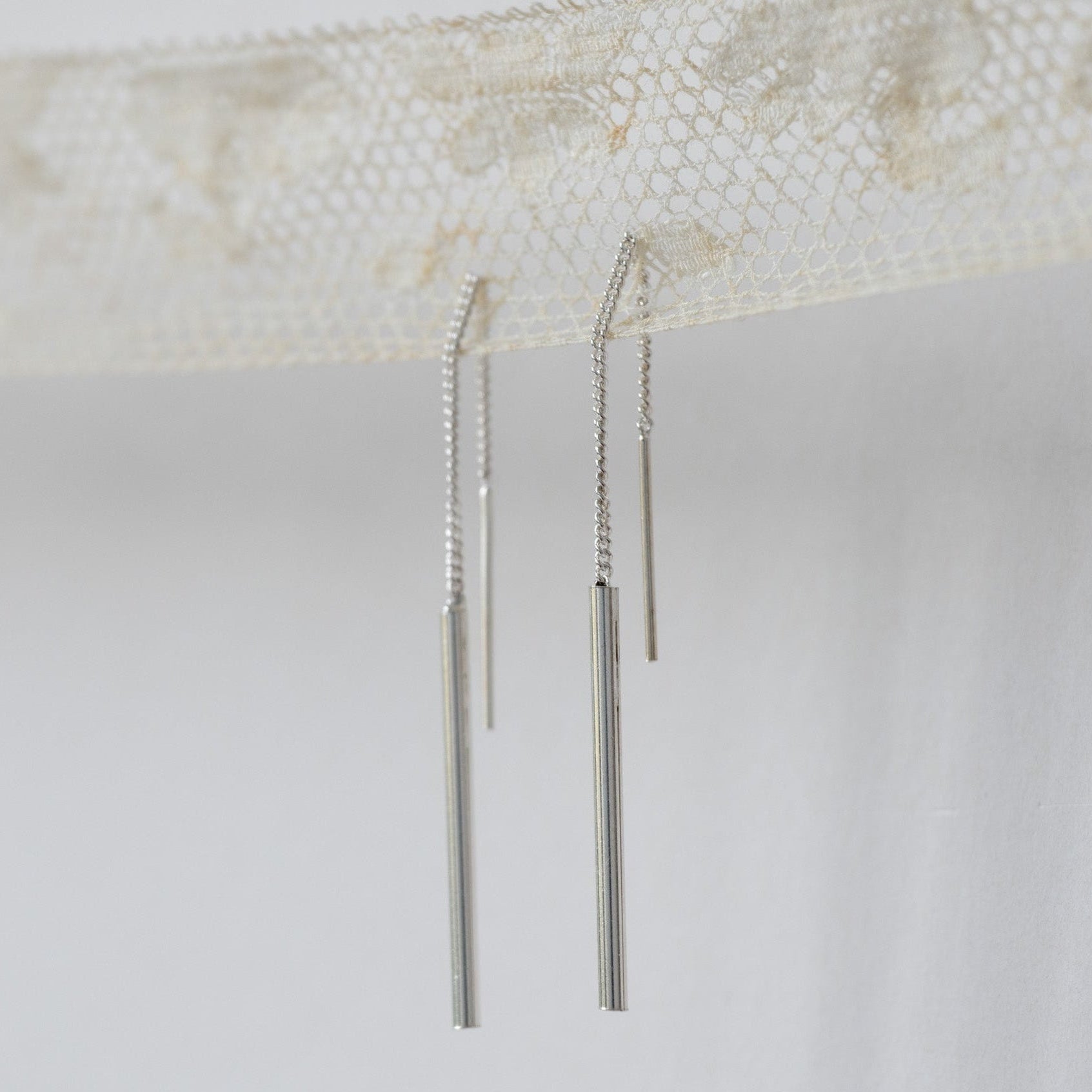 ‘Bar' Earchain / 925 silver
