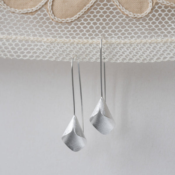 'Tulip' Dangle Earring | 925 Silver Gold-plated