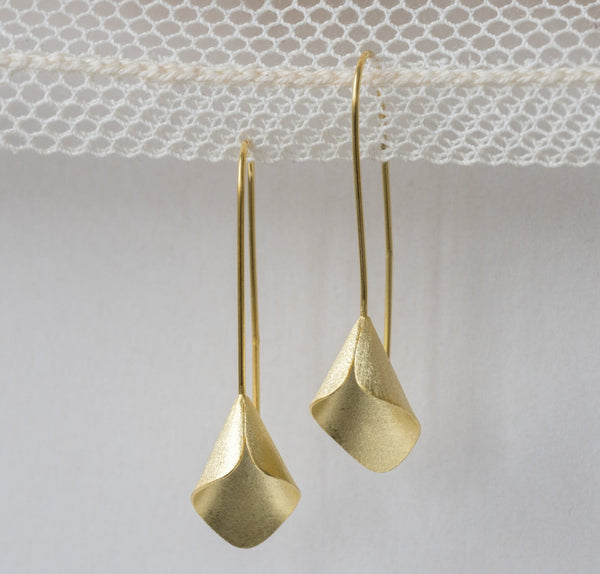 "Tulip" dangle earring | goldplated