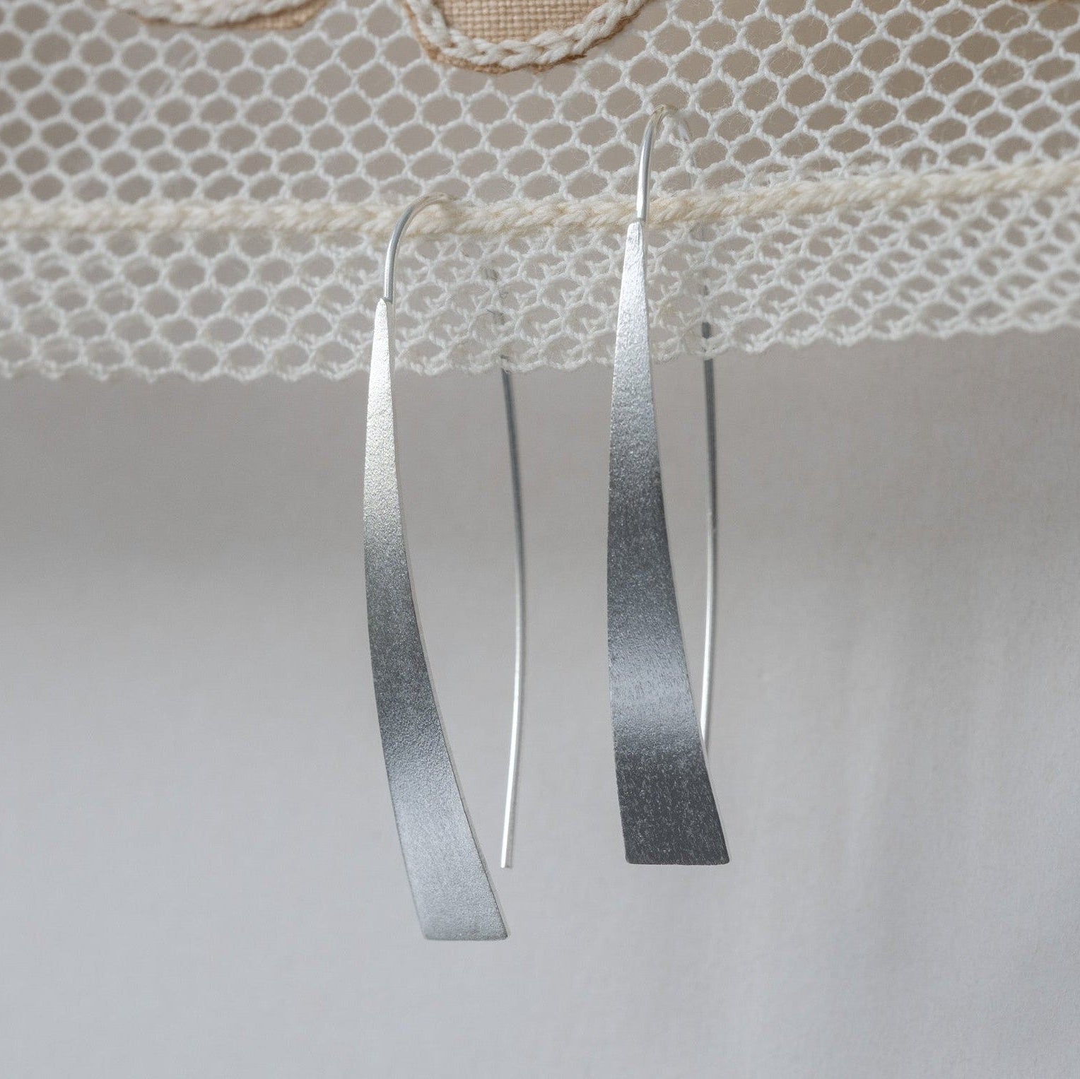 "Lea " solid earring / 925 silver