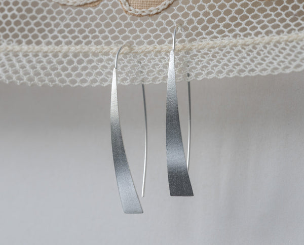 "Lea " solid earring / gold