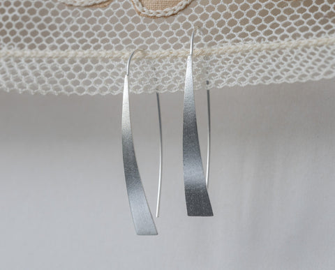 "Lea " solid earring / 925 silver