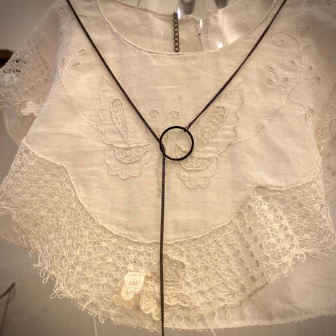 „Lazo' necklace | Oxidized silver