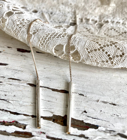 Bar with chain earrings /