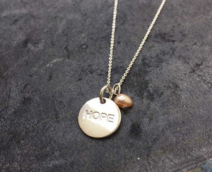 'hope’ coin & pearl necklace | 925 silver