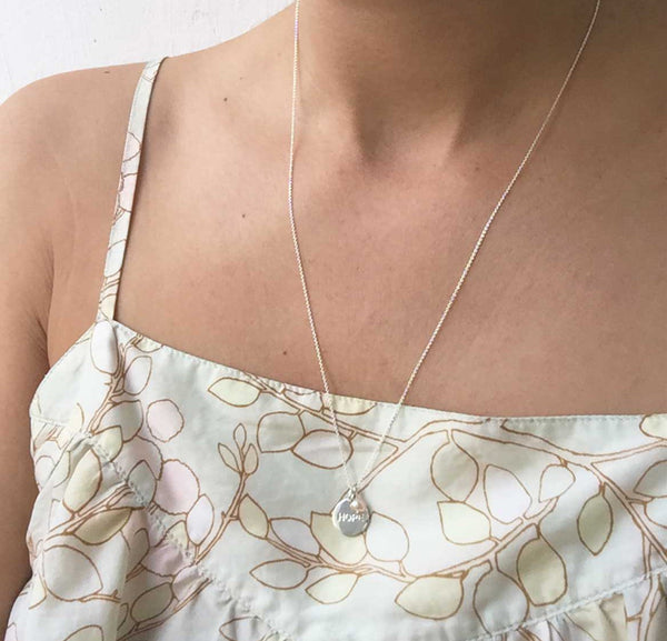 'hope’ coin & pearl necklace | 925 silver