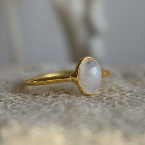 moonstone | 'laia' oval ring | 24k gold-plated