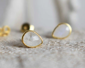 moonstone | ‘laia’ earstuds | 24k gold-plated