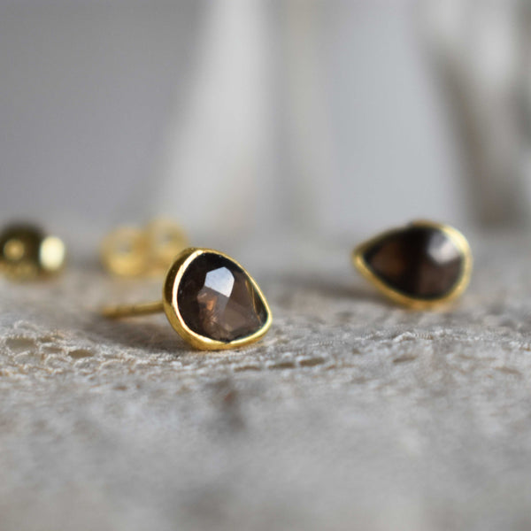 smoky topaz | ‘laia’ earstuds | 24k gold-plated