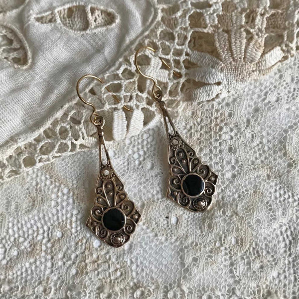 Onyx | ‘Iona’ earrings | Bronze