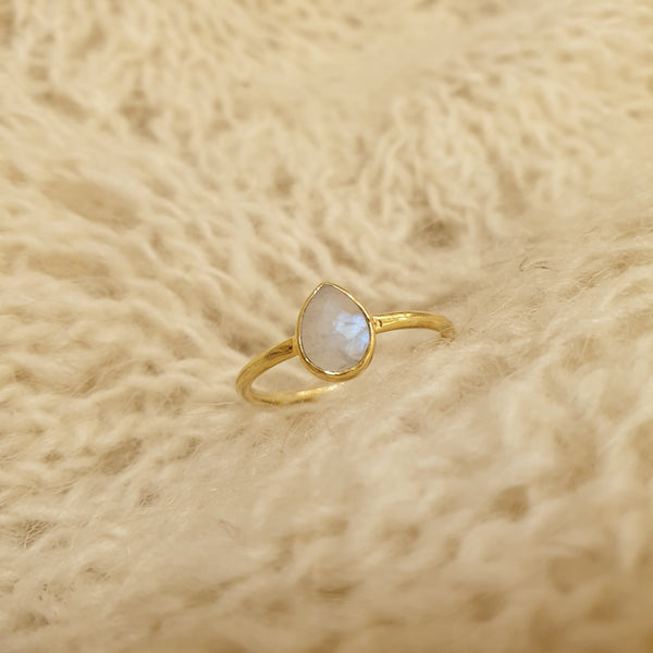 Moonstone | 'laia' Drop ring | 24k Gold-plated