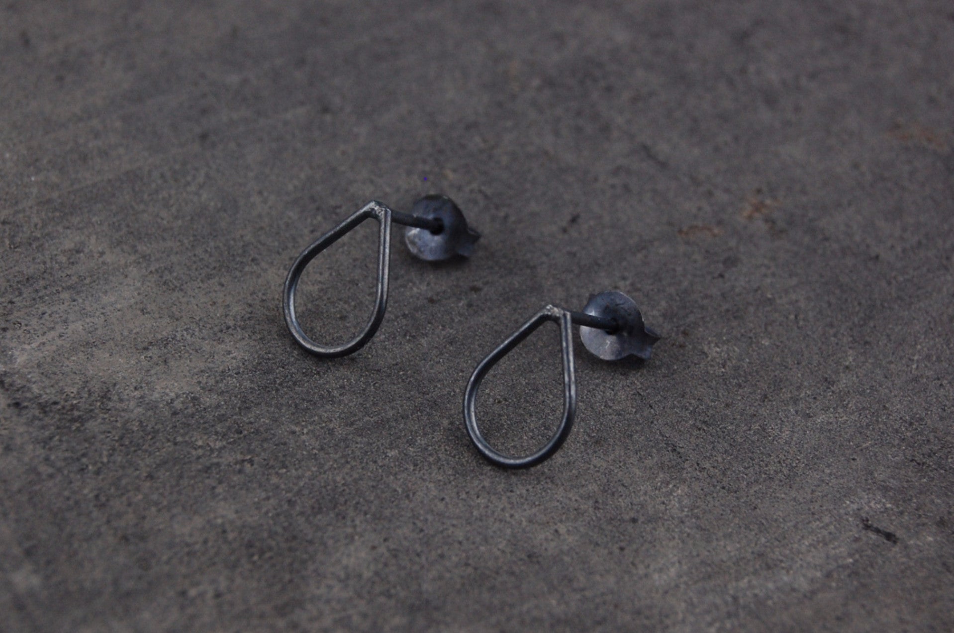 droplet earstuds | 925 silver oxidized