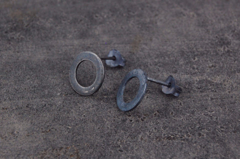 circle earstuds | 925 silver oxidized
