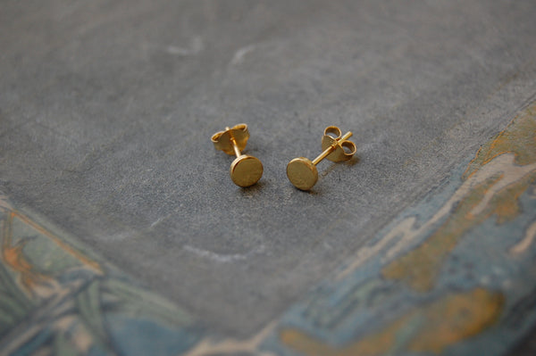 round earstuds | 24k gold-plated