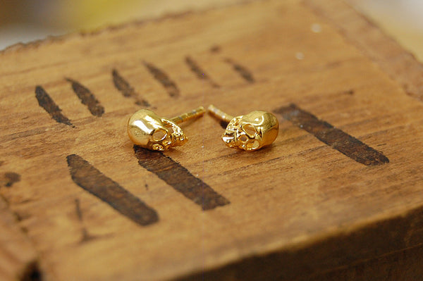 'skull' earstuds | 24k gold-plated
