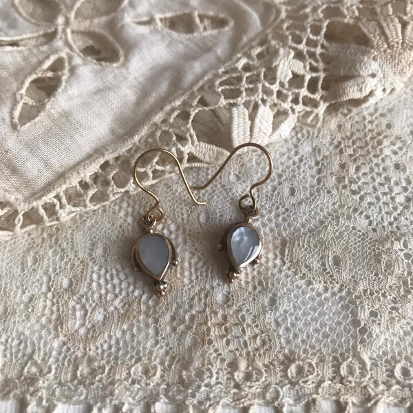 mother of pearl | 'isa earrings | bronze