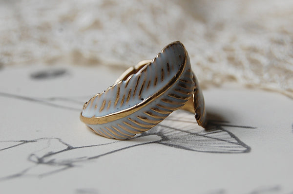 'feather' white ring | bronze