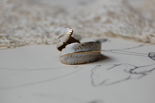 'feather' white ring | bronze