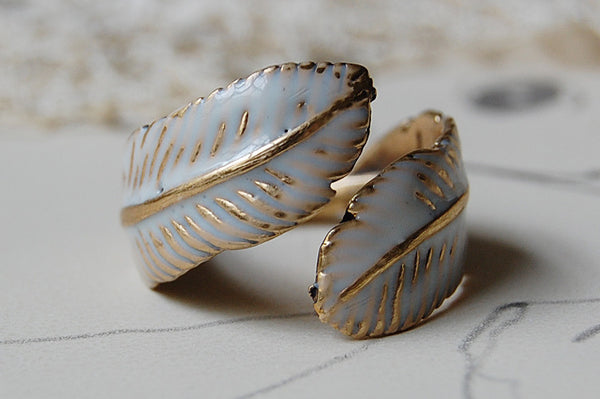 'feather' white ring | bronze