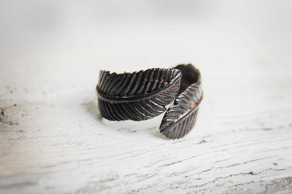 'feather' black ring | bronze