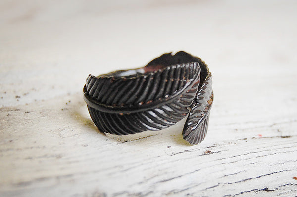 'feather' black ring | bronze