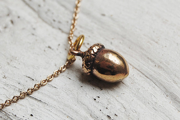 'Acorn' necklace | bronze