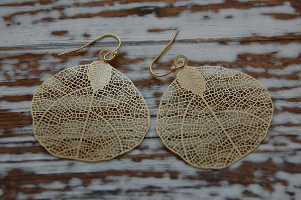 filigree rounded leaf earringsc| 24k gold-plated