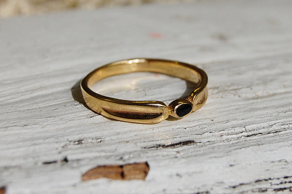 Onyx | simple ring | bronze