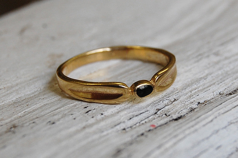 Onyx | simple ring | bronze