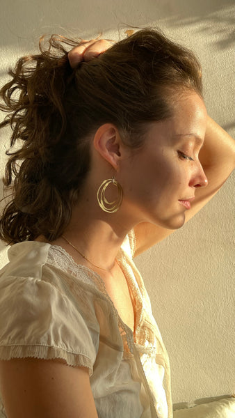 'organic circles' earrings | gold