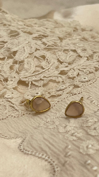 Rose quartz | ‘laia’ earstuds | 24k gold-plated