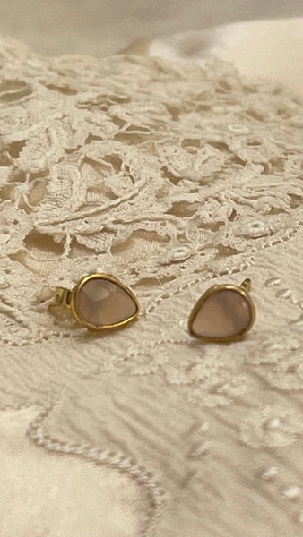 Rose quartz | ‘laia’ earstuds | 24k gold-plated