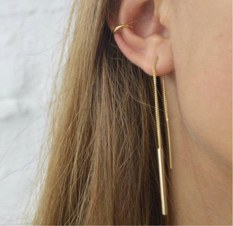 Bar with chain earrings