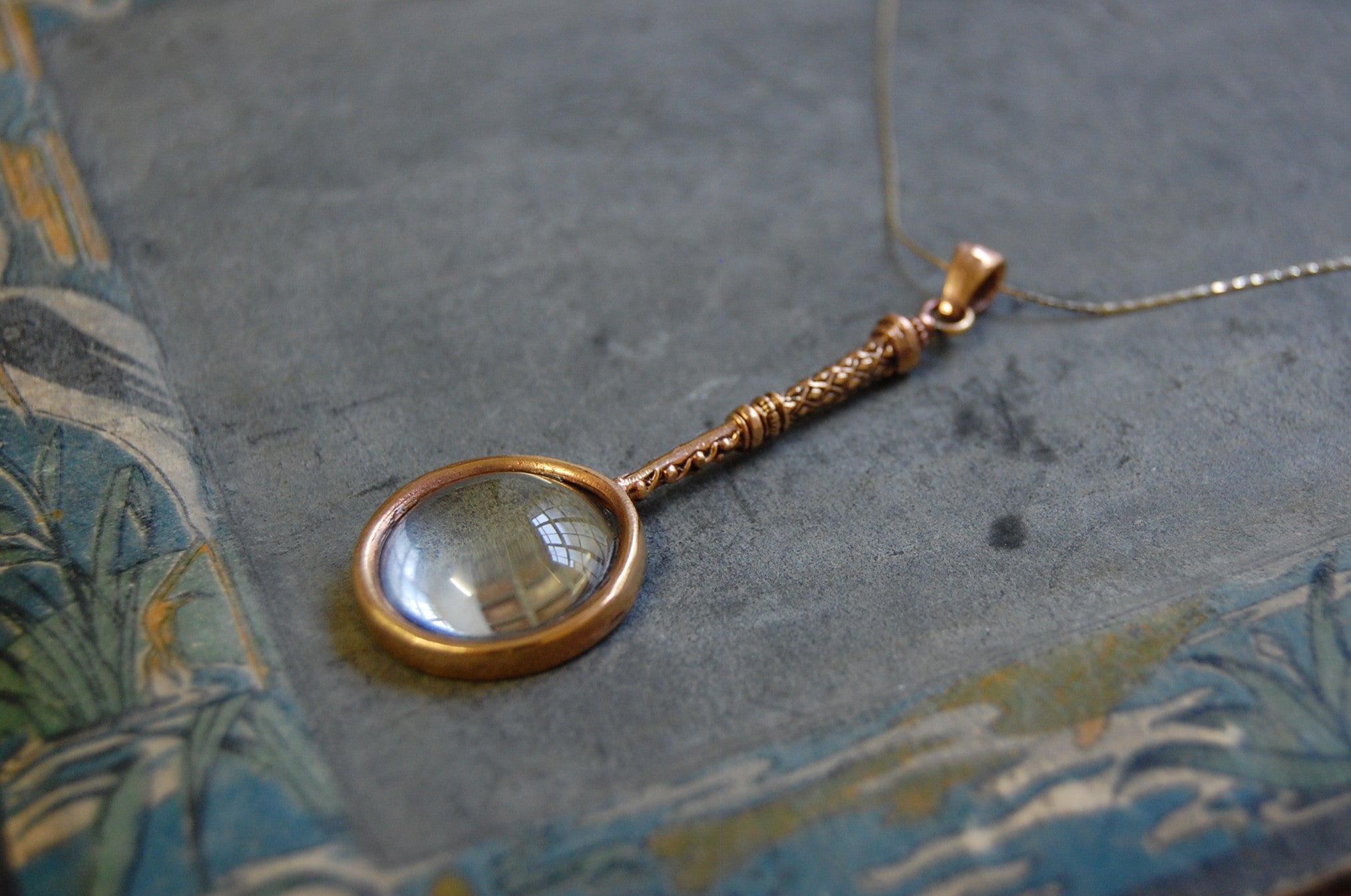 magnifying glass pendant | bronze