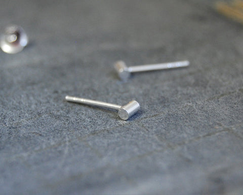 mini cilinder earstuds | 925 silver